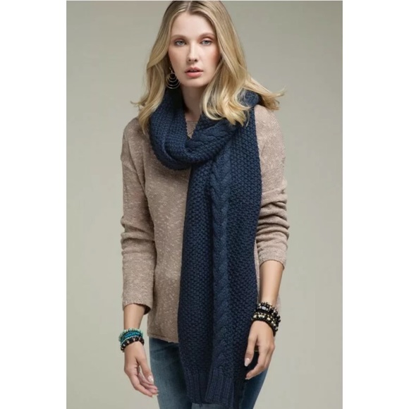 SOLD OUT Navy Plush Knit Chunky Cable Oblong Winter Scarf - Picture 4 of 5